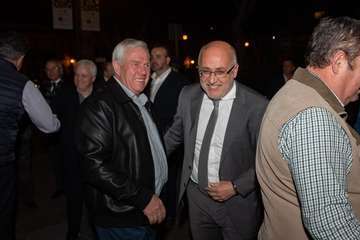 Morales recoge la Medalla de Oro de la Cámara por el servicio del Cabildo a la economía de la Isla (Foto TA)